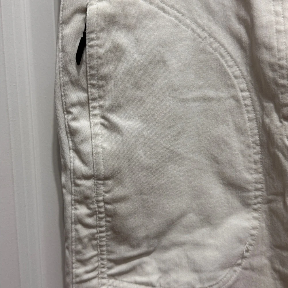 Jamie Sadock White golf Shorts with Silver Accent size 6